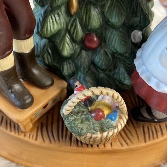 Avon Vintage 1982 Porcelain Christmas Collectible, Christmas Memories Series - Picture 7 of 11